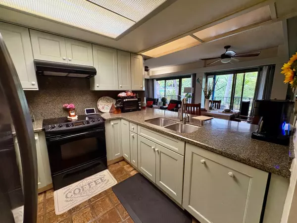 Kailua-kona, HI 96740,78-7100 KAMEHAMEHA III RD #306