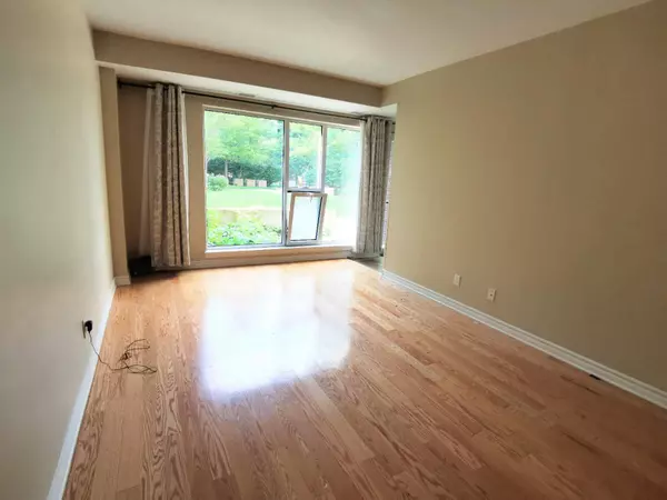 West Centre Town, ON K1N 5T4,250 Lett ST #117