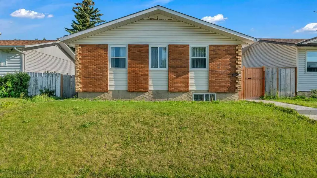 4719 rundlehorn DR NE, Calgary, AB T1Y 2K3