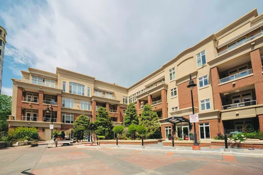 680 Princeton WAY SW #202, Calgary, AB T2P5K2