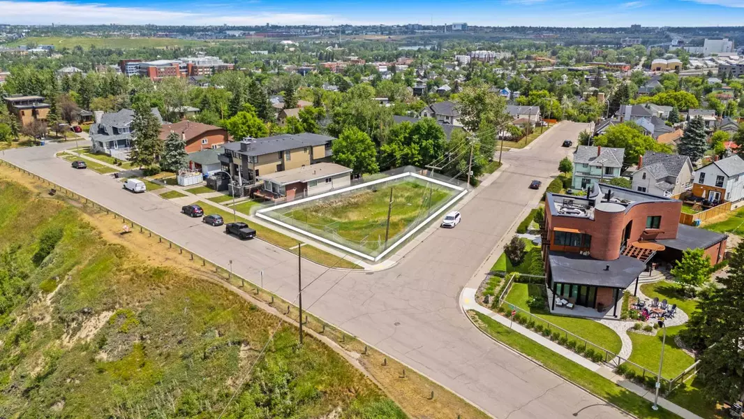 1222 Salisbury AVE SE, Calgary, AB T2G 4J9