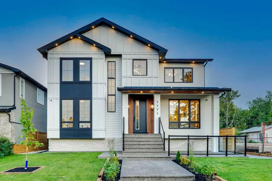 2035 55 AVE Southwest, Calgary, AB T3E1M5
