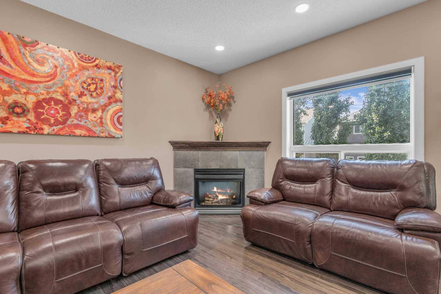 Calgary, AB T2Y 0H5,30 Everhollow GN Southwest