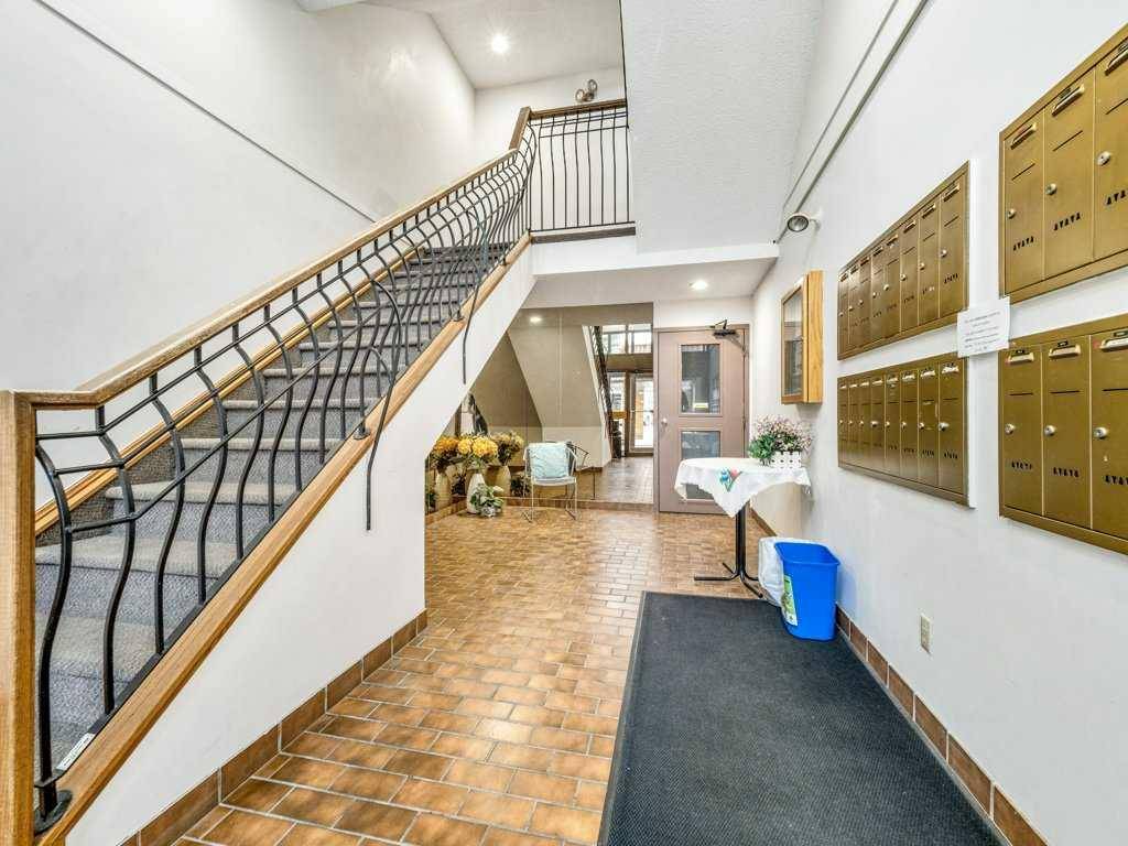 Lethbridge, AB T1K 5M2,65 Temple BLVD W #311