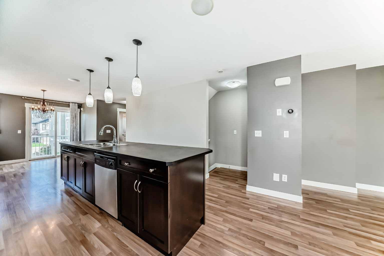 Chestermere, AB T1X 0E5,101 Indigo LN