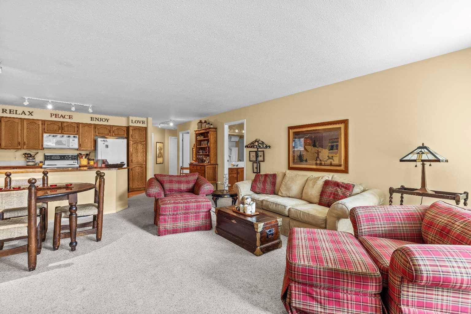 Canmore, AB T1W 2C3,717 7th ST East #4