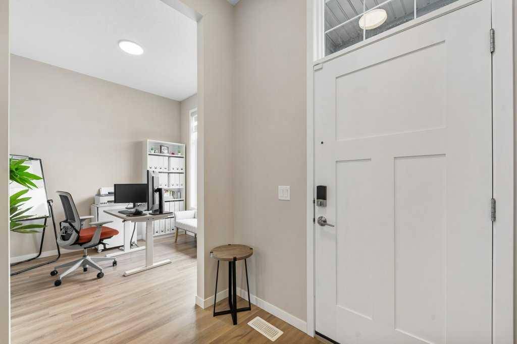 Calgary, AB T3M 2C1,265 Masters AVE SE