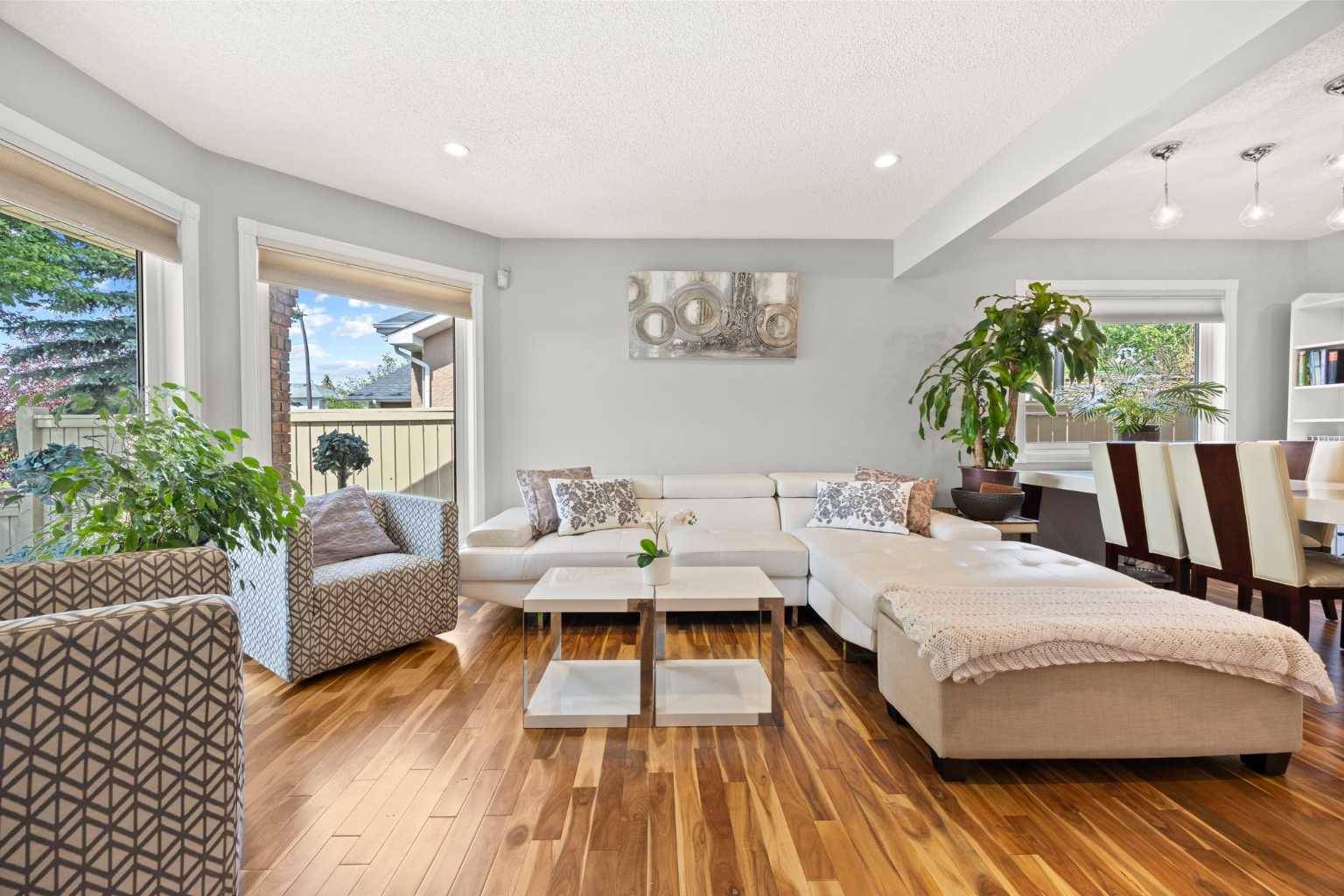 Calgary, AB T3G3C3,139 Hawkville Close NW