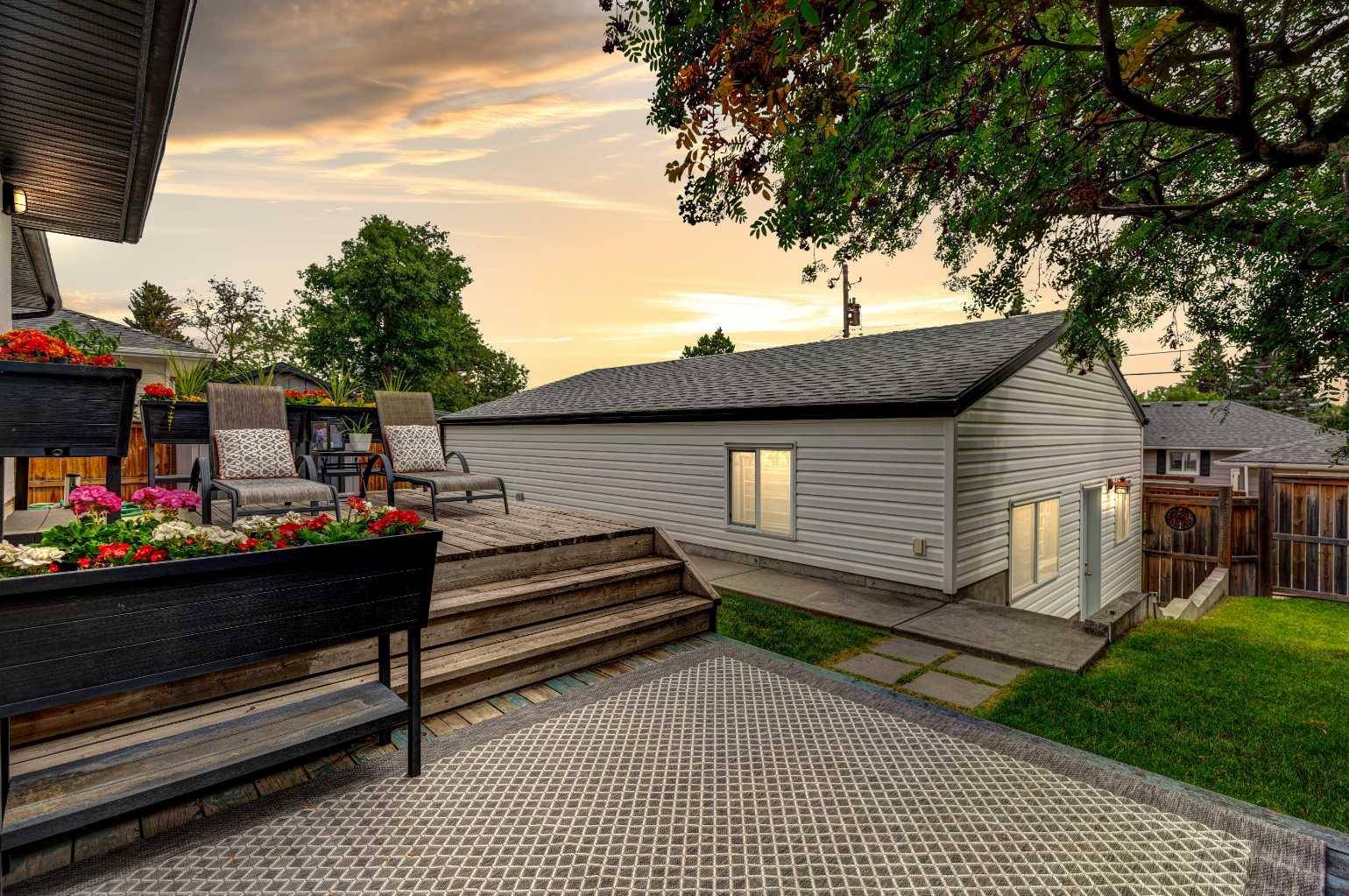 Calgary, AB T3C 2B2,12 45 ST SW