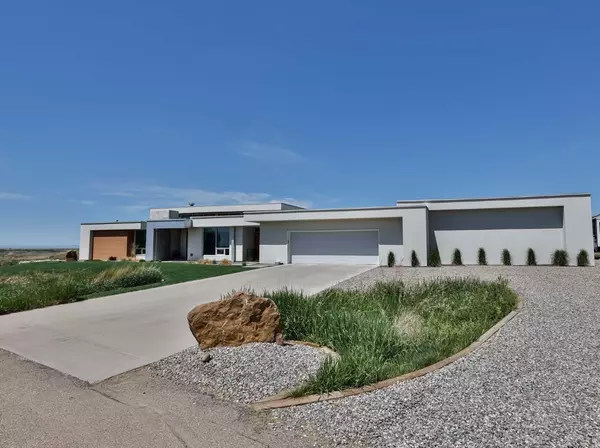 403 Meadow Lark DR, Rural Lethbridge County, AB T1J 5R8