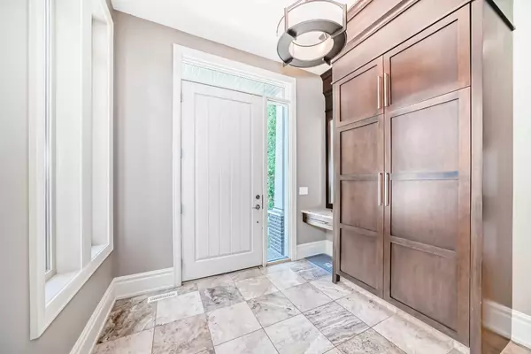 Calgary, AB T2M 2J9,2806 24 ST NW