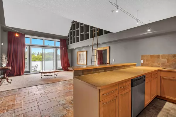 Calgary, AB T2T 1G5,1505 27 AVE Southwest #206