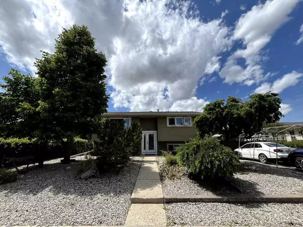 252 Rundleview DR Northeast, Calgary, AB T1Y1H8