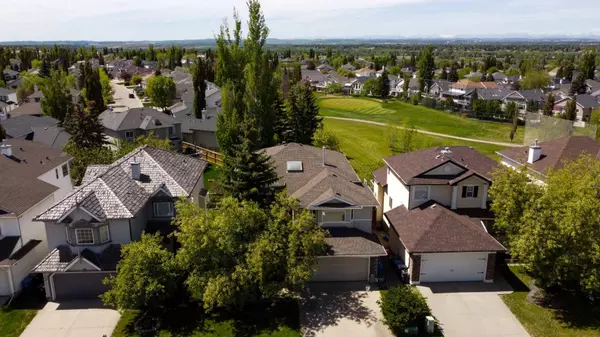 3110 Douglasdale BLVD SE, Calgary, AB T2Z 2T1