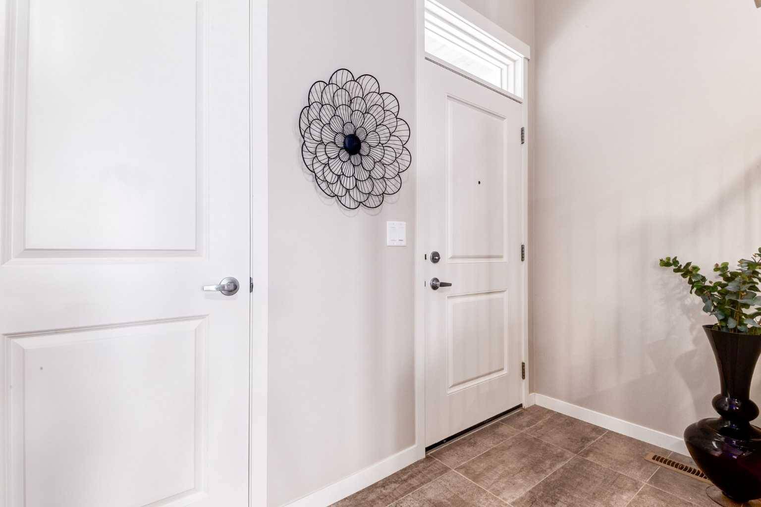 Calgary, AB T3R 1J4,213 Nolanhurst WAY Northwest