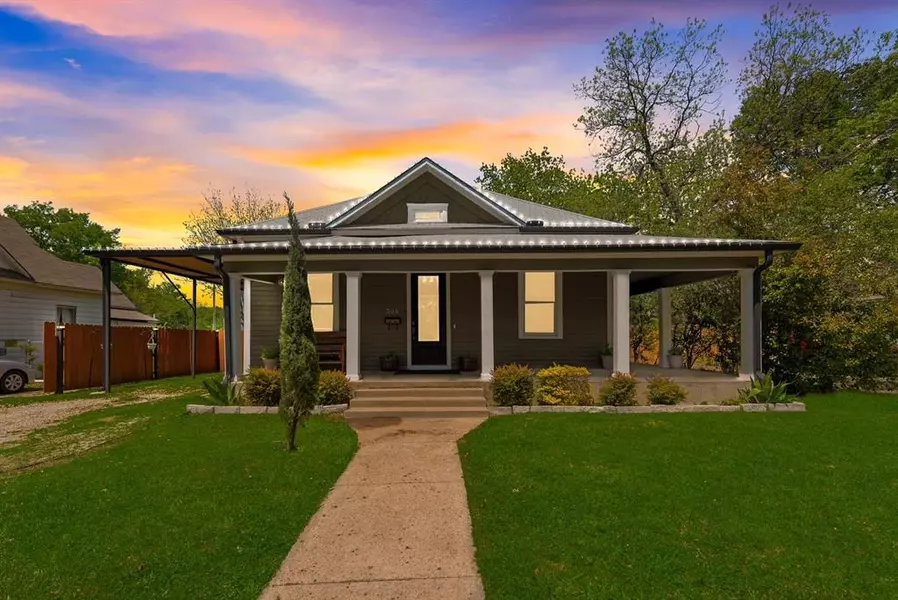 308 W Gilmer Street, Ennis, TX 75119