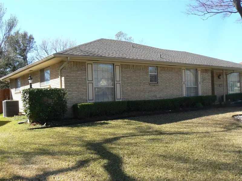 1025 Gracelane Drive, Desoto, TX 75115