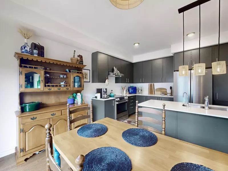 28 Gemini DR, Barrie, ON L9J 0P6