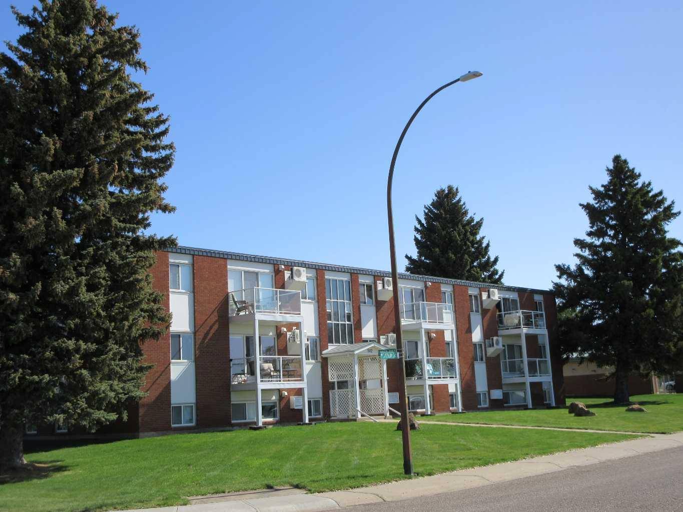 Medicine Hat, AB T1A 6X7,512 McCutcheon DR NW #18