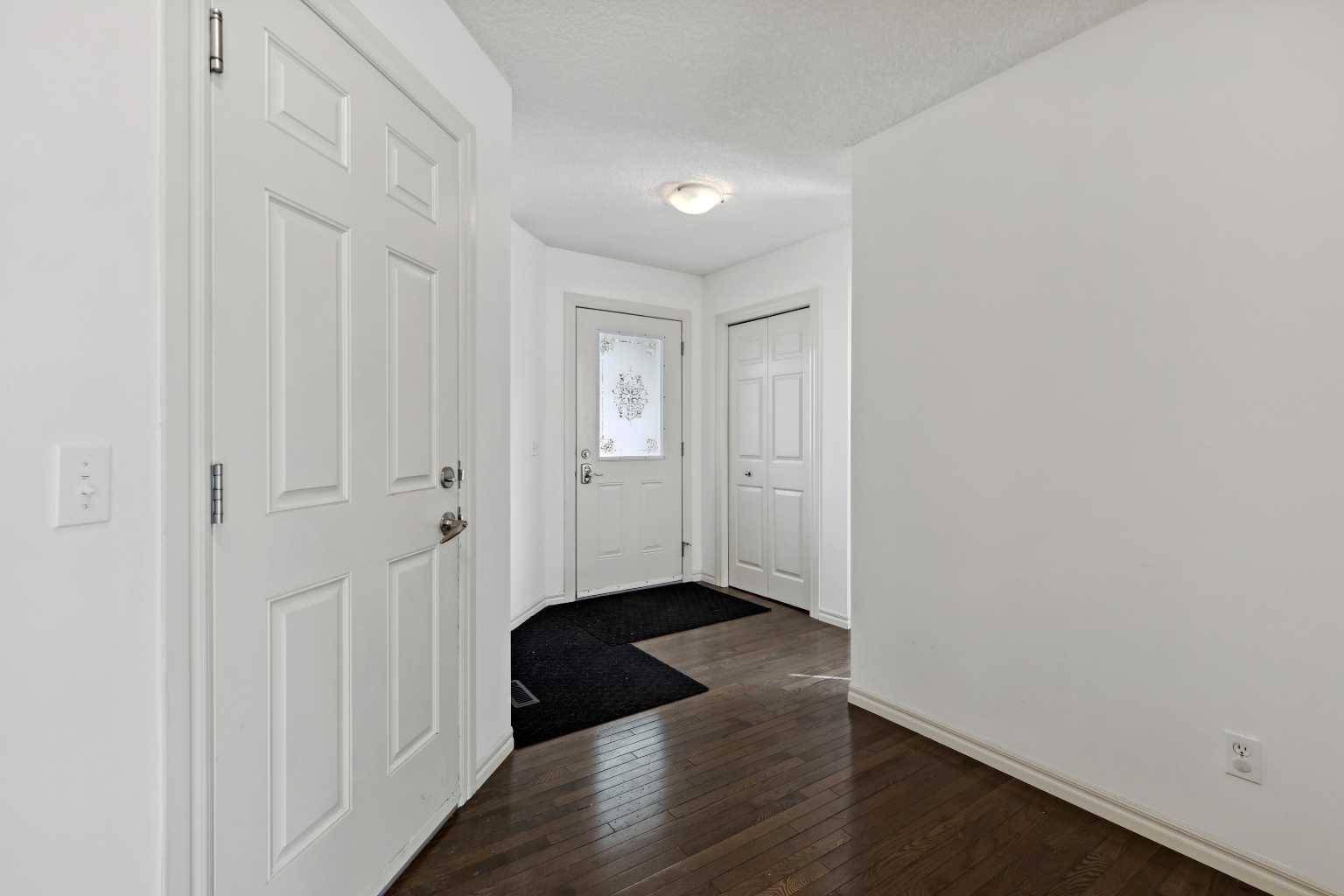 Chestermere, AB T1X 1T9,371 Marina DR #156