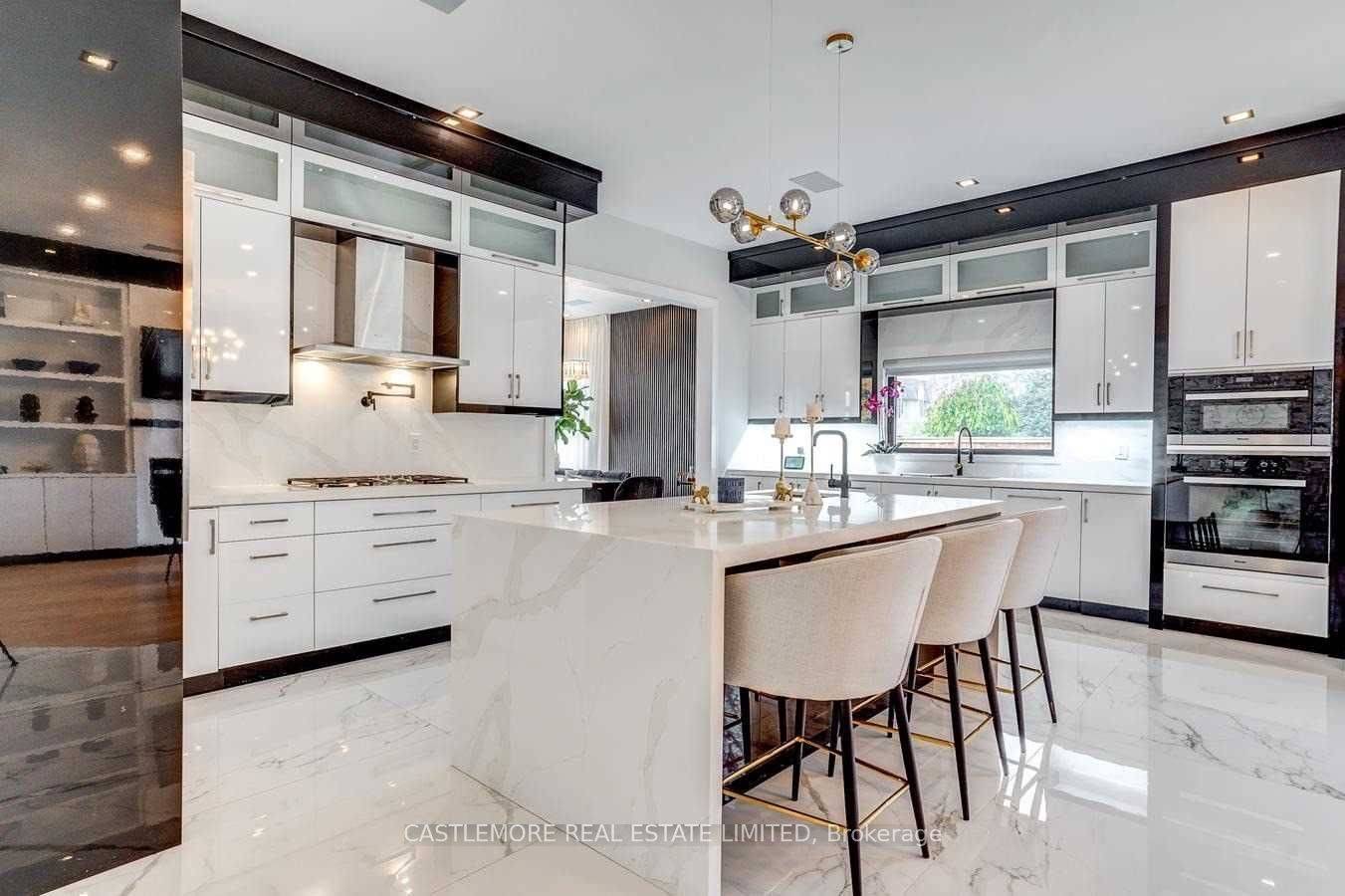 Toronto C07, ON M2R 2E9,52 Grantbrook ST
