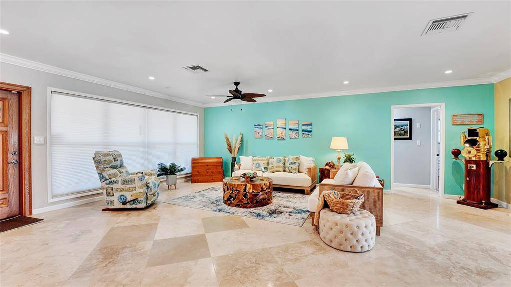Pompano Beach, FL 33062,2524 SE 9th St