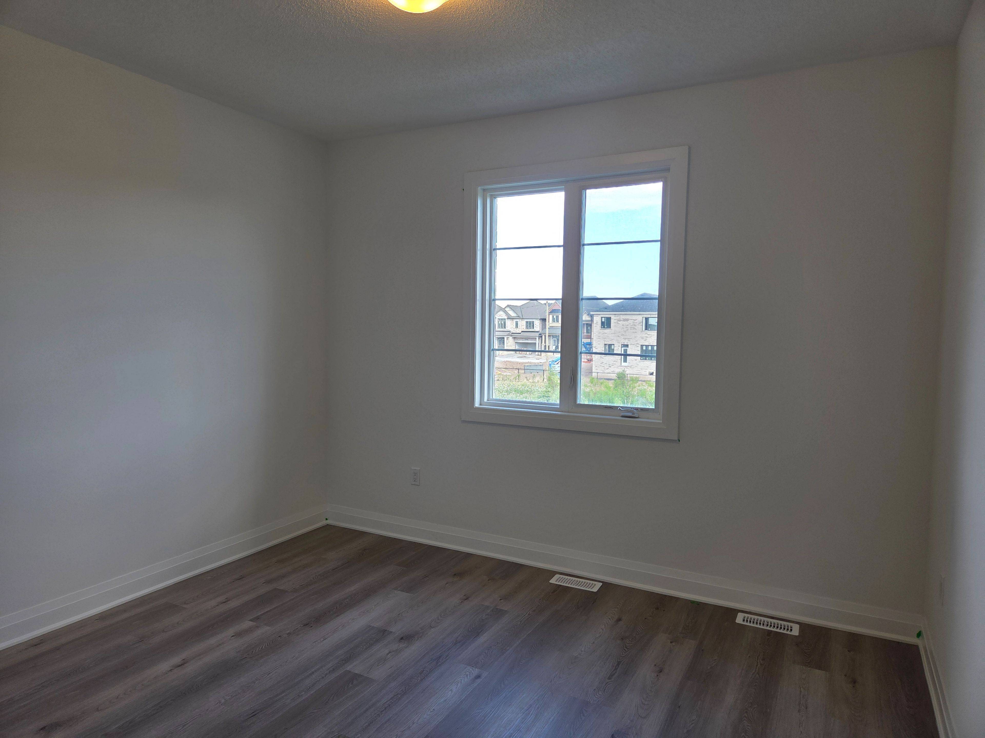 Milton, ON L9E 2E7,1257 Ferguson DR #18