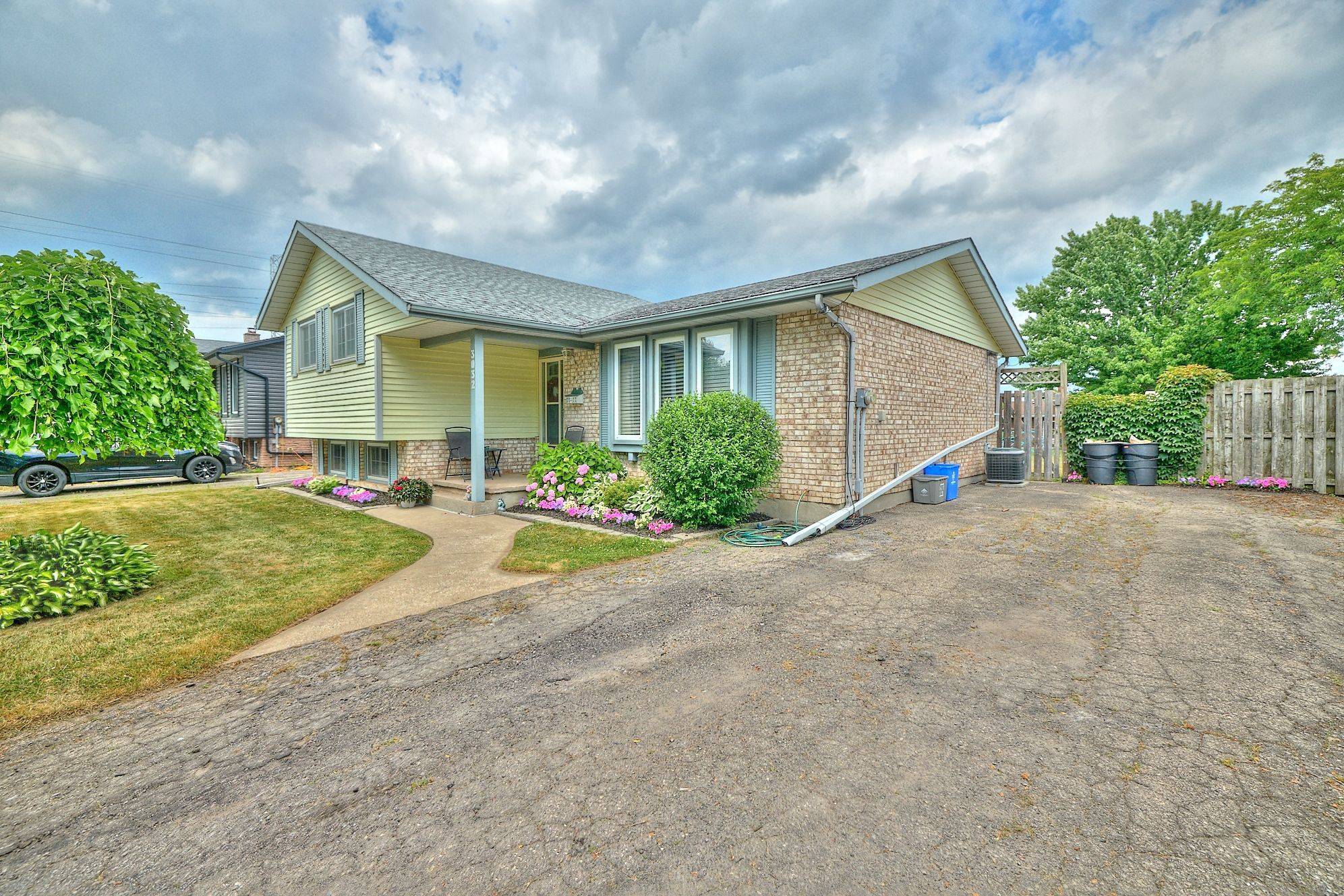 Niagara Falls, ON L2J 3T7,3032 Olden AVE