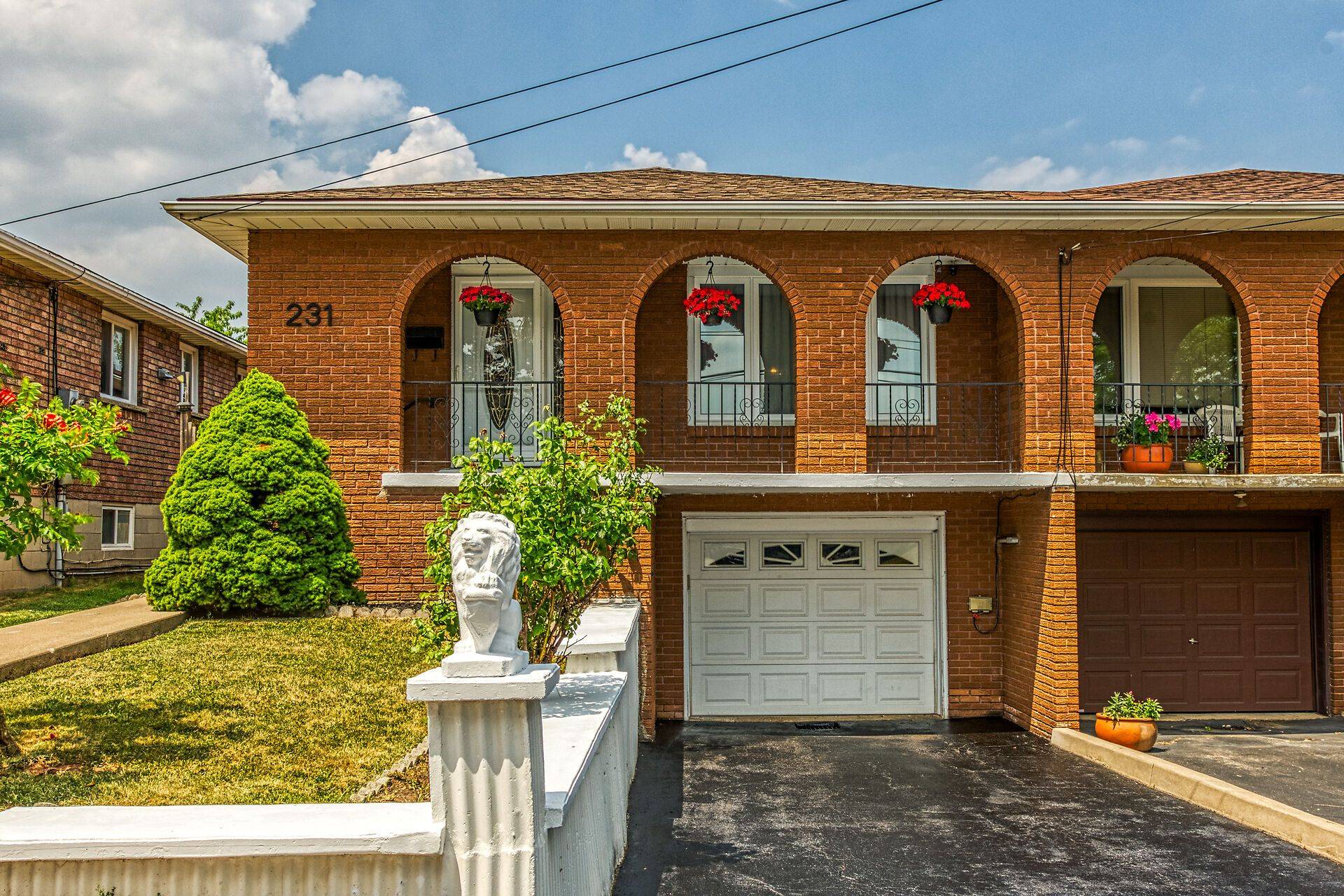 231 Green RD, Hamilton, ON L8E 3J5