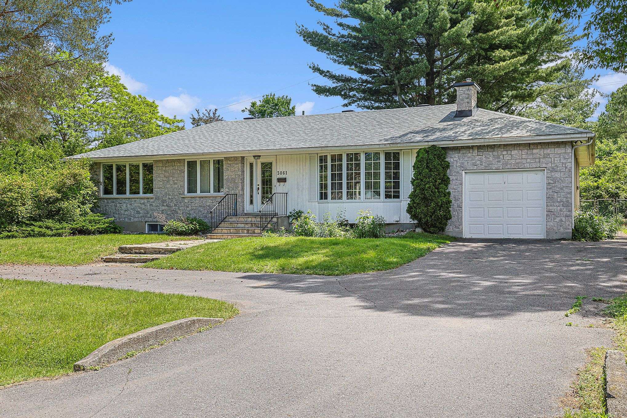 3061 Upper Otterson PL, Billings Bridge - Riverside Park And Area, ON K1V 7B5