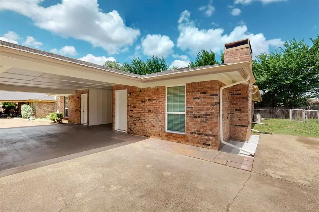 Arlington, TX 76014,2707-2709 Petersburg Drive