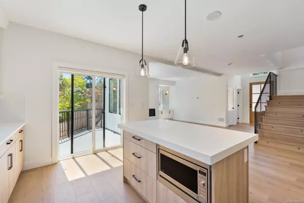 Langford, BC V9B 6C1,552 Belford Pl