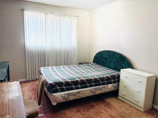 Brampton, ON L6V 3R7,441 Rutherford RD N #Room