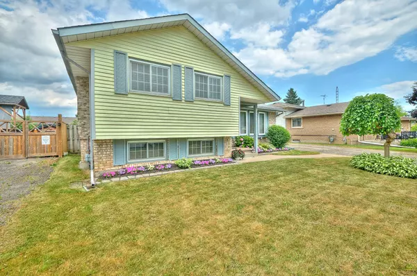 Niagara Falls, ON L2J 3T7,3032 Olden AVE