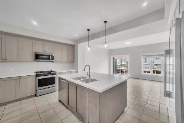 Hamilton, ON L8J 0L4,64 Soho ST