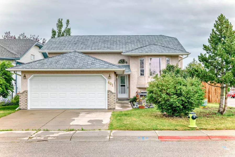 401 Strathford Bay, Strathmore, AB T1P1N8
