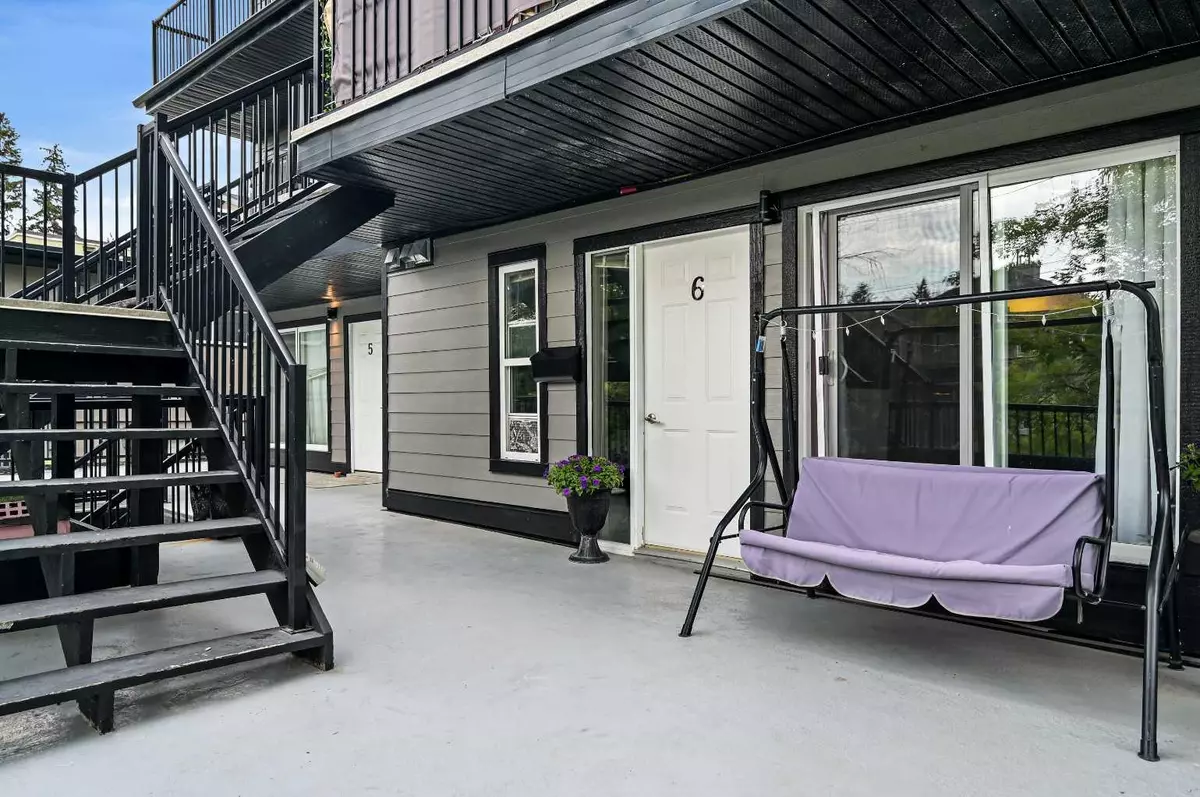Calgary, AB T2T 1J4,1622 28 AVE SW #6