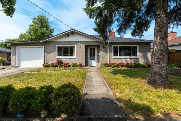 1124 Colville Rd, Esquimalt, BC V9A 4P7