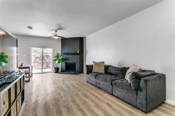Coppell, TX 75019,238 Samuel Boulevard #T2