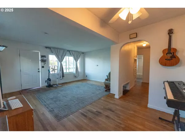 Hermiston, OR 97838,660 W ORCHARD AVE