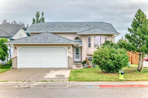 401 Strathford Bay, Strathmore, AB T1P1N8