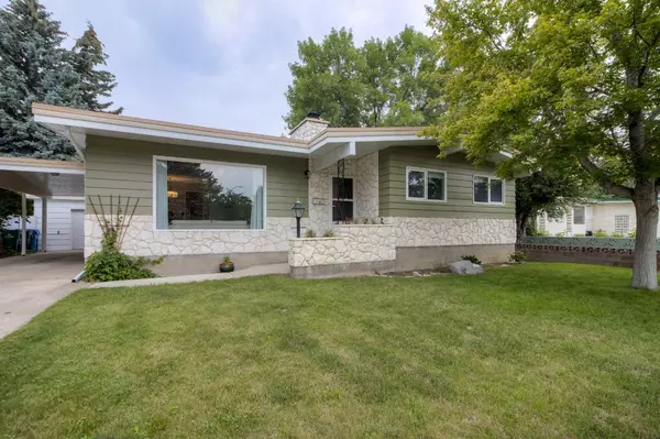 1602 Ashgrove RD South, Lethbridge, AB T1K 3M1