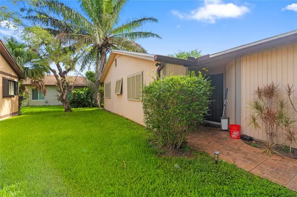 Miramar, FL 33025,9571 W Daffodil Ln