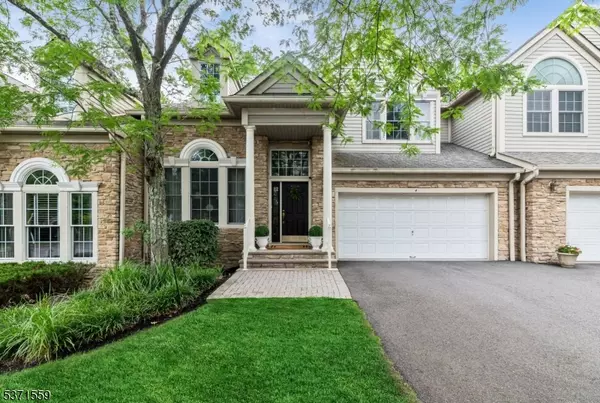 4 Alpine Dr, North Haledon Boro, NJ 07508