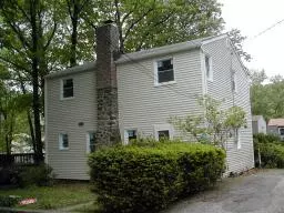 332 Hamilton St, Roselle Boro, NJ 07203