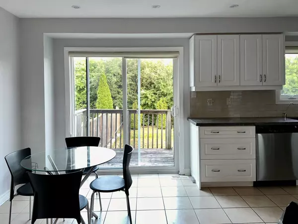 Oakville, ON L6H 7M3,346 Riverstone DR