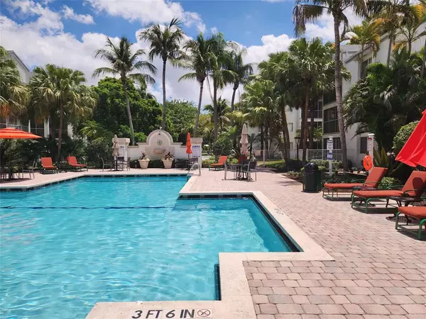 5760 Rock Island Rd #325, Tamarac, FL 33319