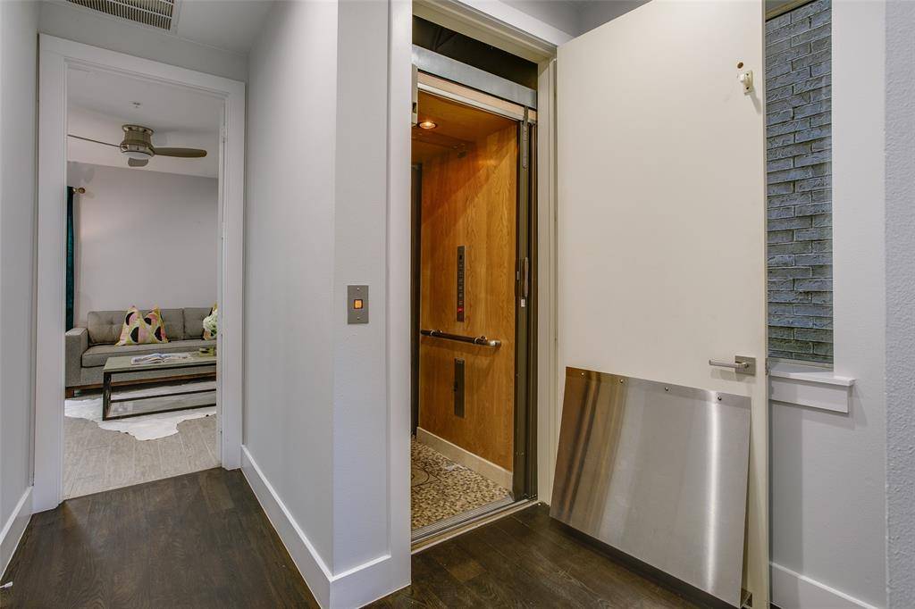Dallas, TX 75204,2211 Worthington Street