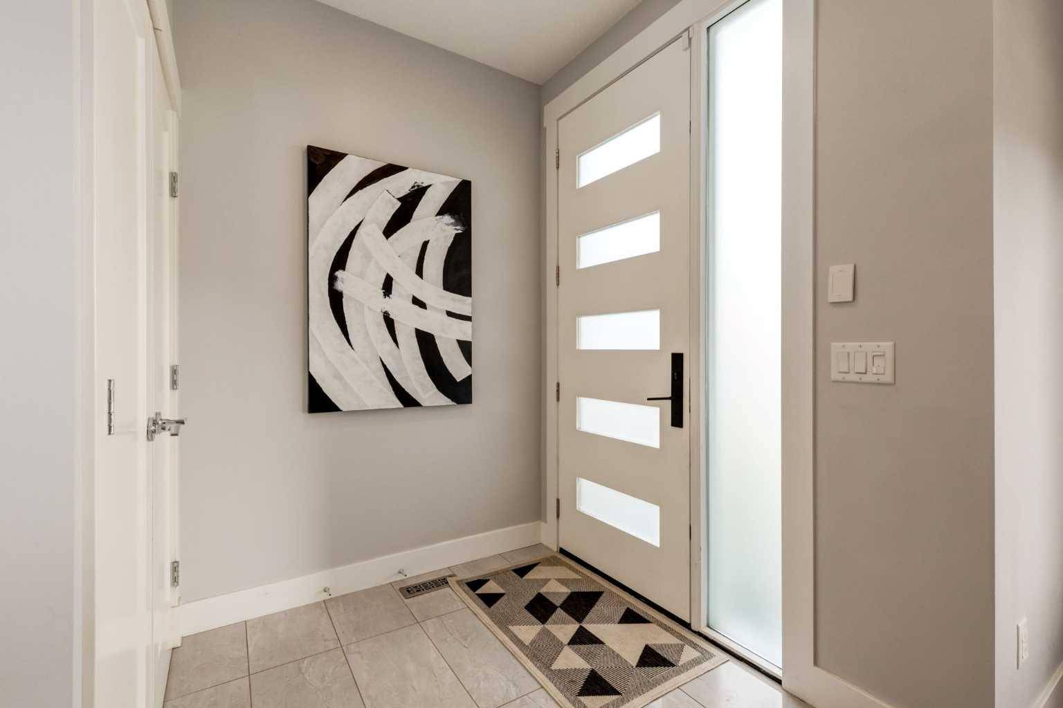 Calgary, AB T2E 1T7,436 22 AVE NE