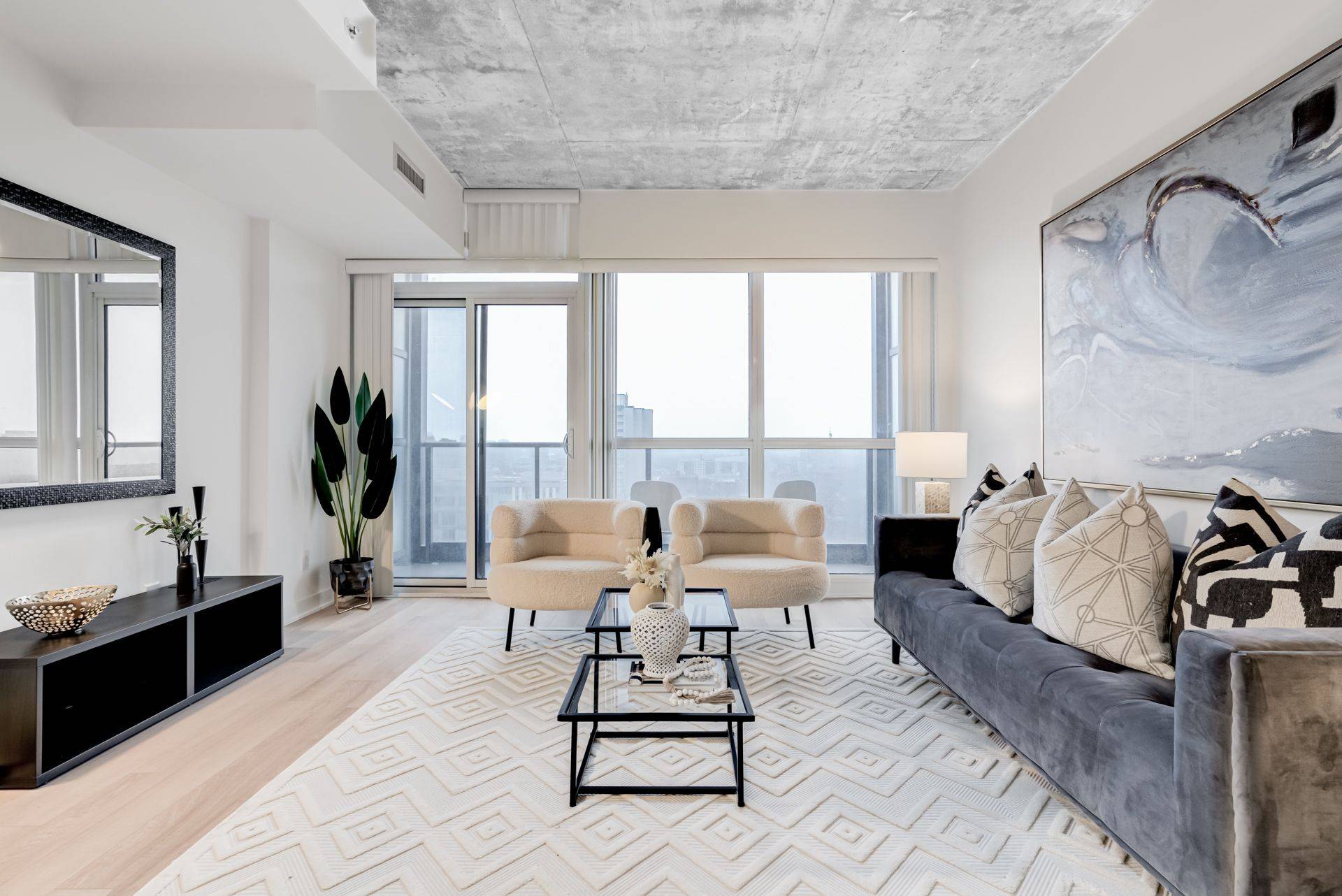 210 Simcoe ST #1706, Toronto C01, ON M5T 2W5